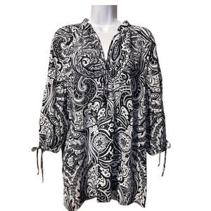 ♥️= 3/$15 Bundle Tommy Bahama Size (M+) Black and White Paisley Top